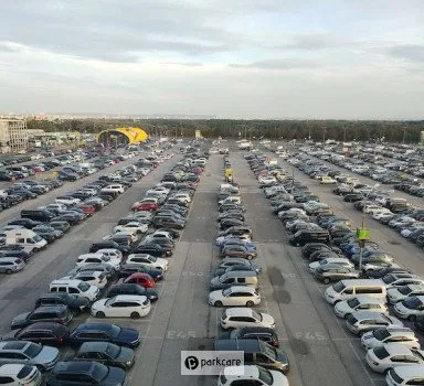 Parcheggio PC Aeroporto Vienna foto 1
